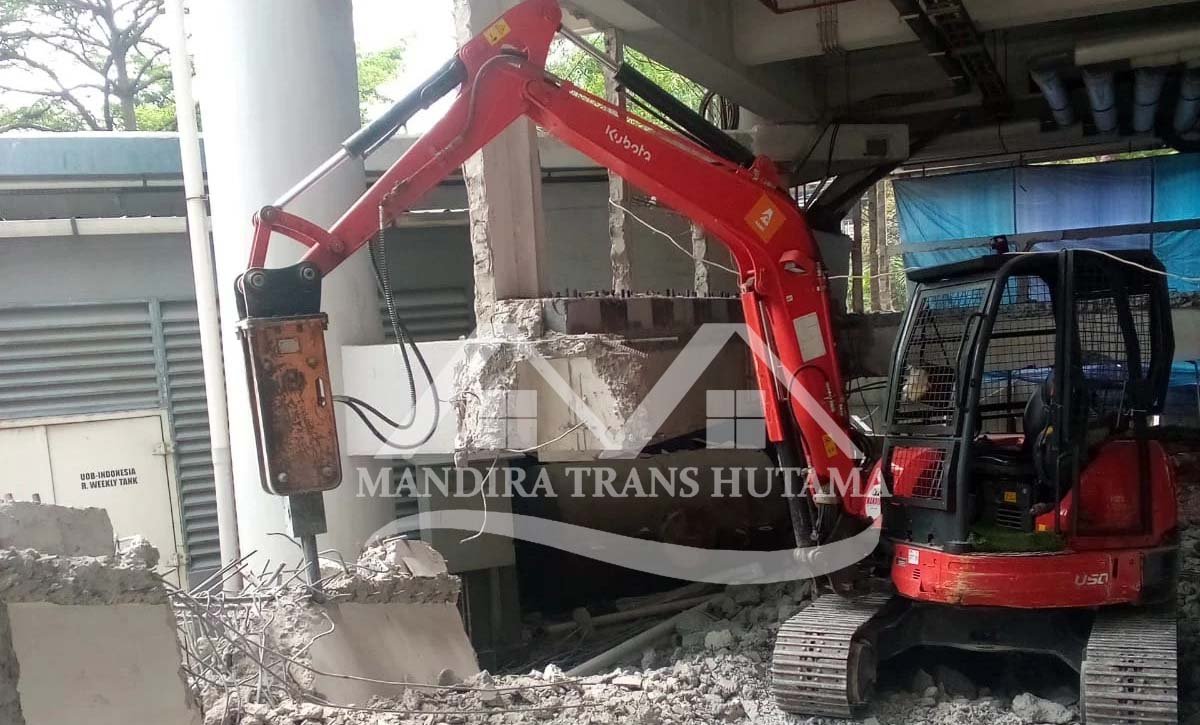 excavator-pc-50-breaker-mandira-trans-hutama-ss1